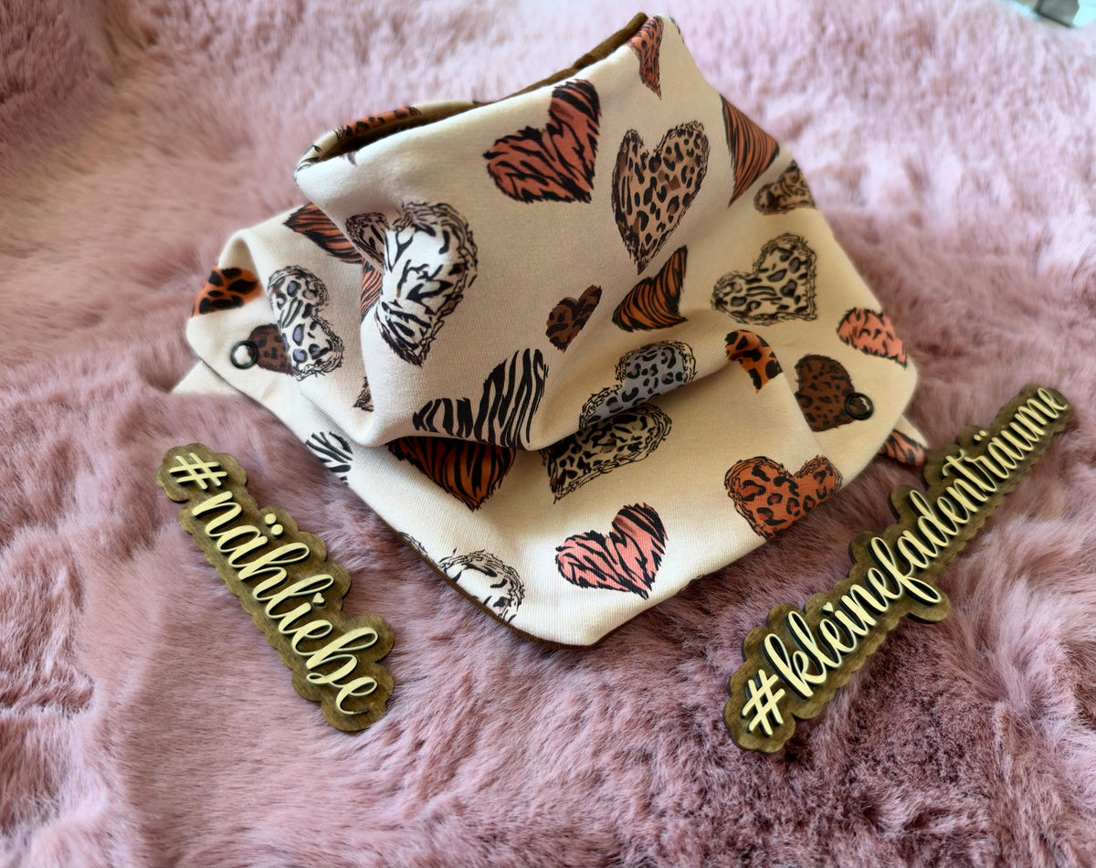 Handmade Kinderhalstuch „Wilde Herzen“ | 2–4 Jahre