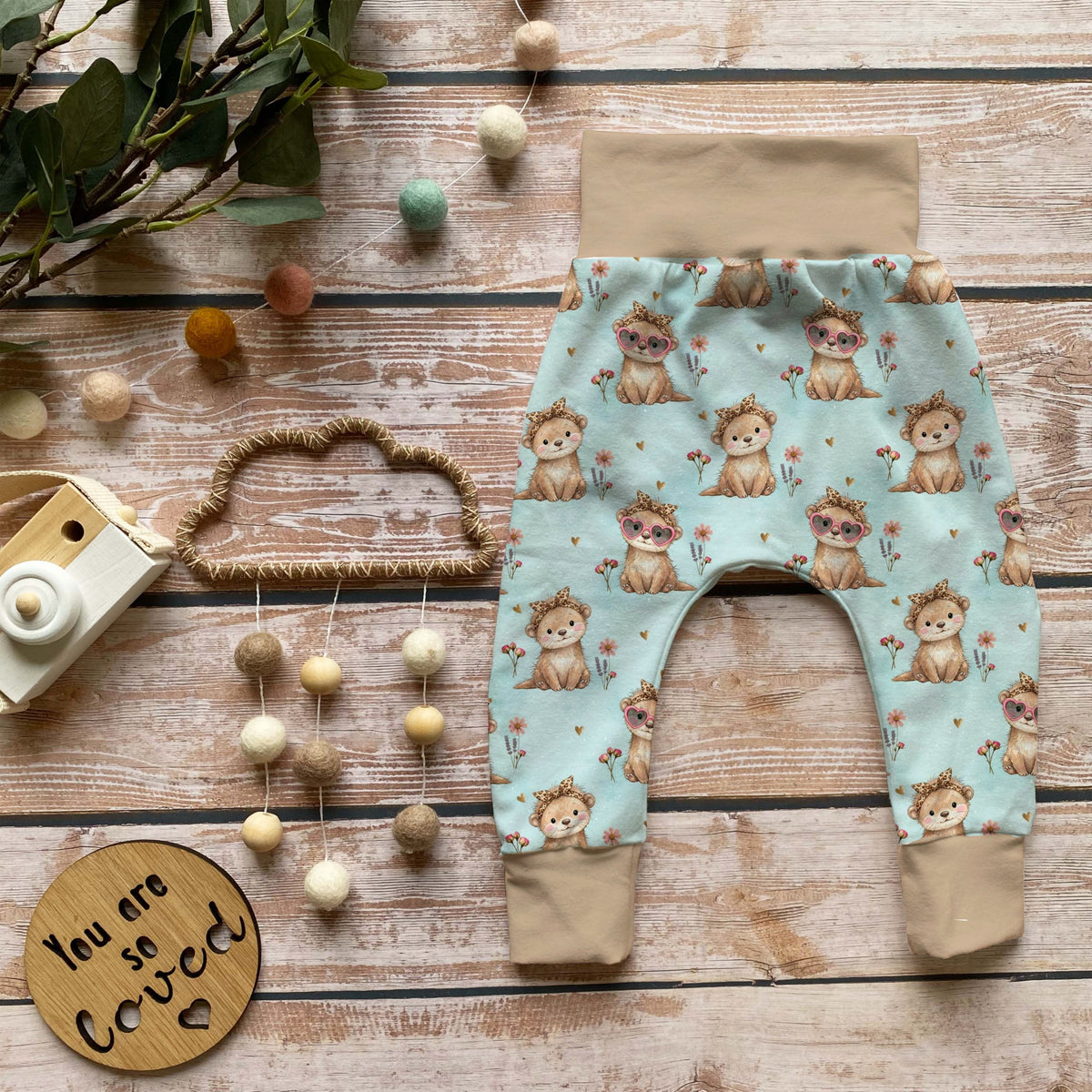 Handmade Pumphose Löwenmädchen Mint | Gr. 56-110