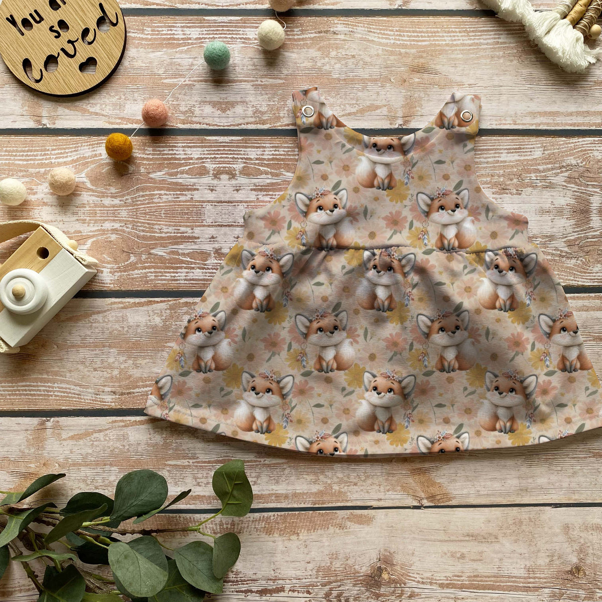 Handmade Latzkleid „Blumen Fuchs“ | Gr. 56–104