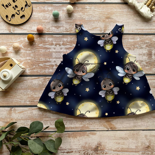Handmade Latzkleid „Glühwürmchennacht“ | Gr. 56–104