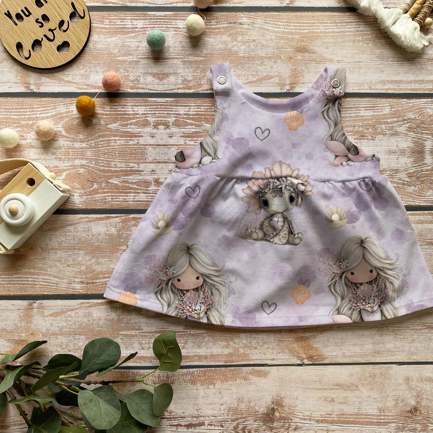 Handmade Latzkleid „Meereszauber“ | Gr. 56–104