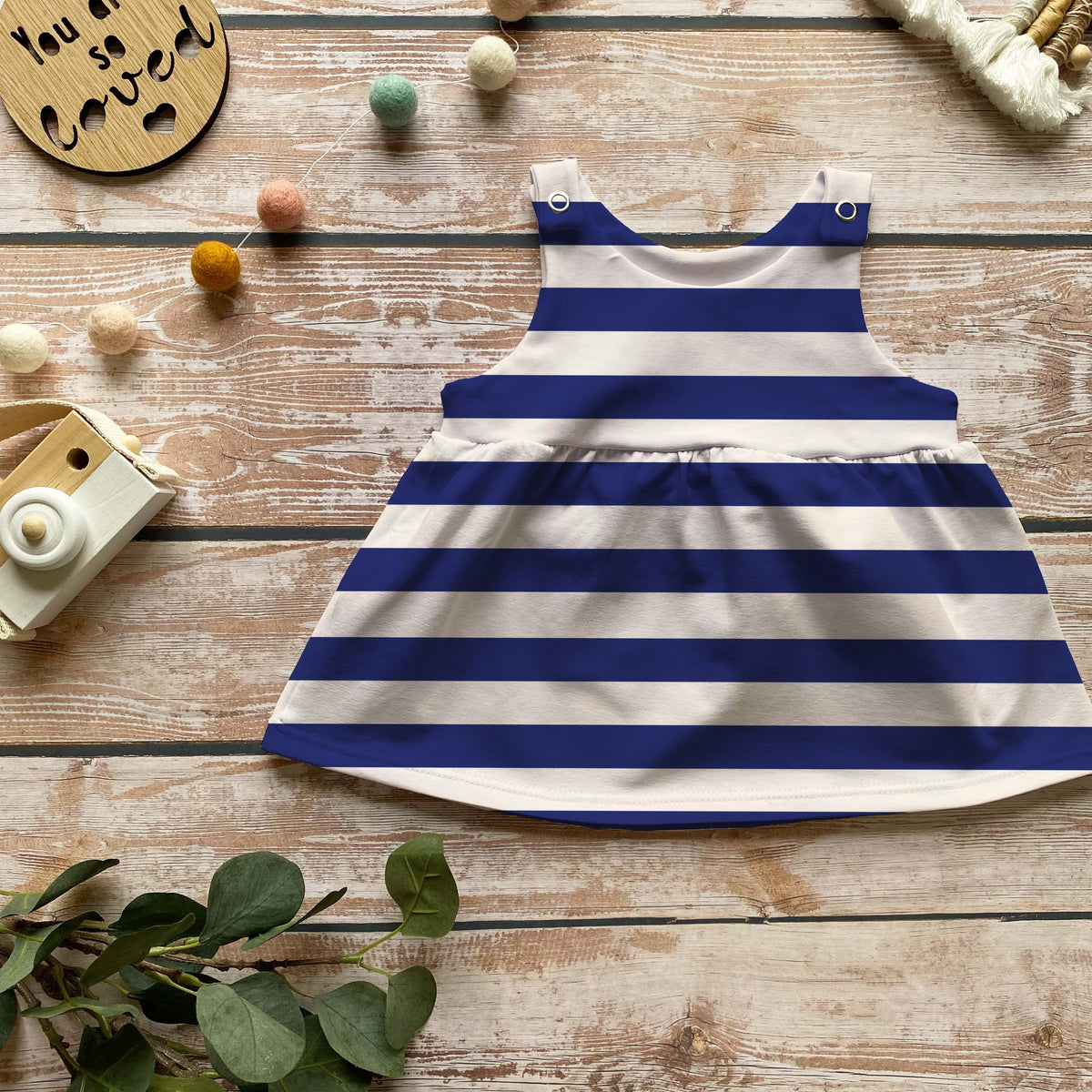 Handmade Latzkleid „Marine Stripes“ | Gr. 56–104