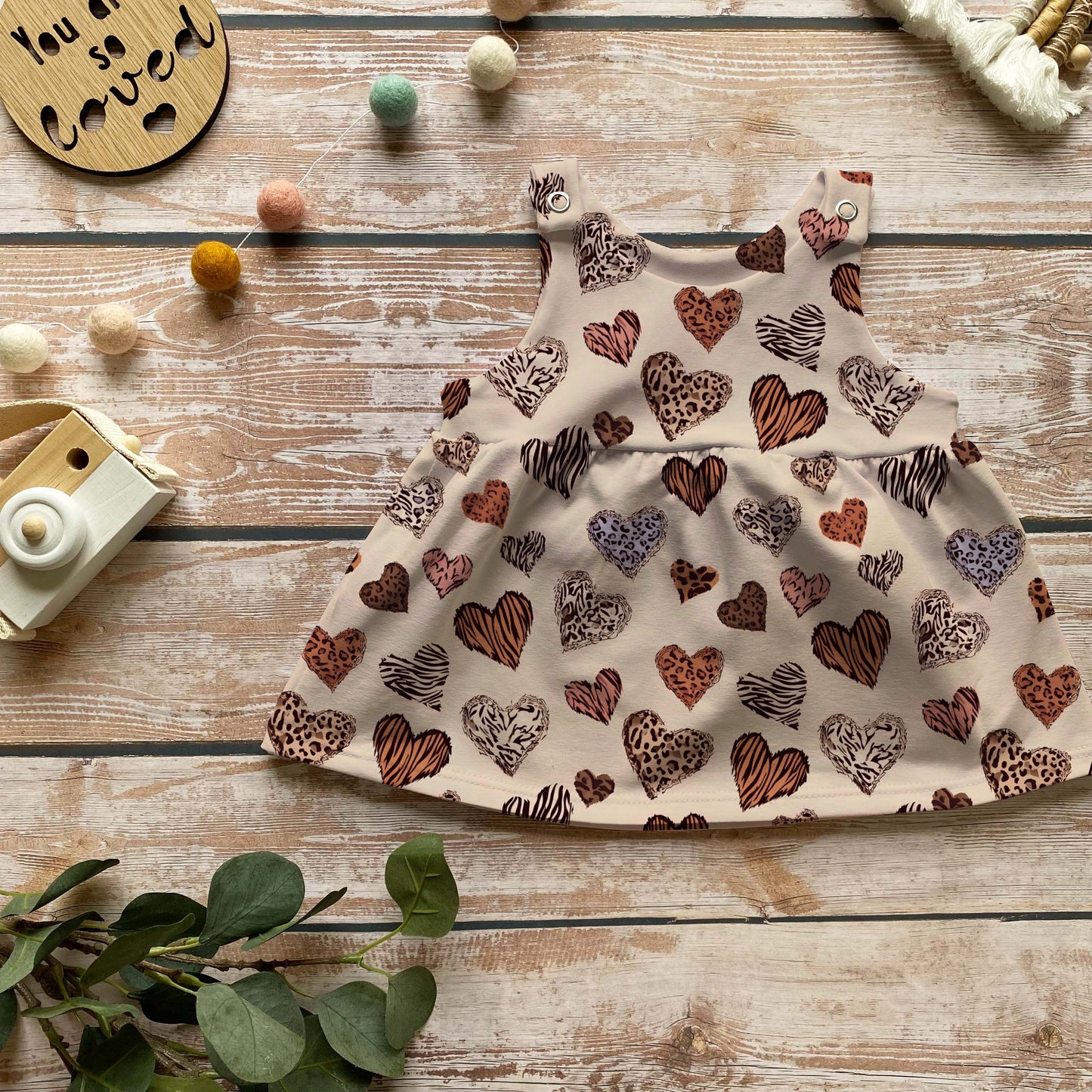 Handmade Latzkleid „Wild Heart“ | Gr. 56–104