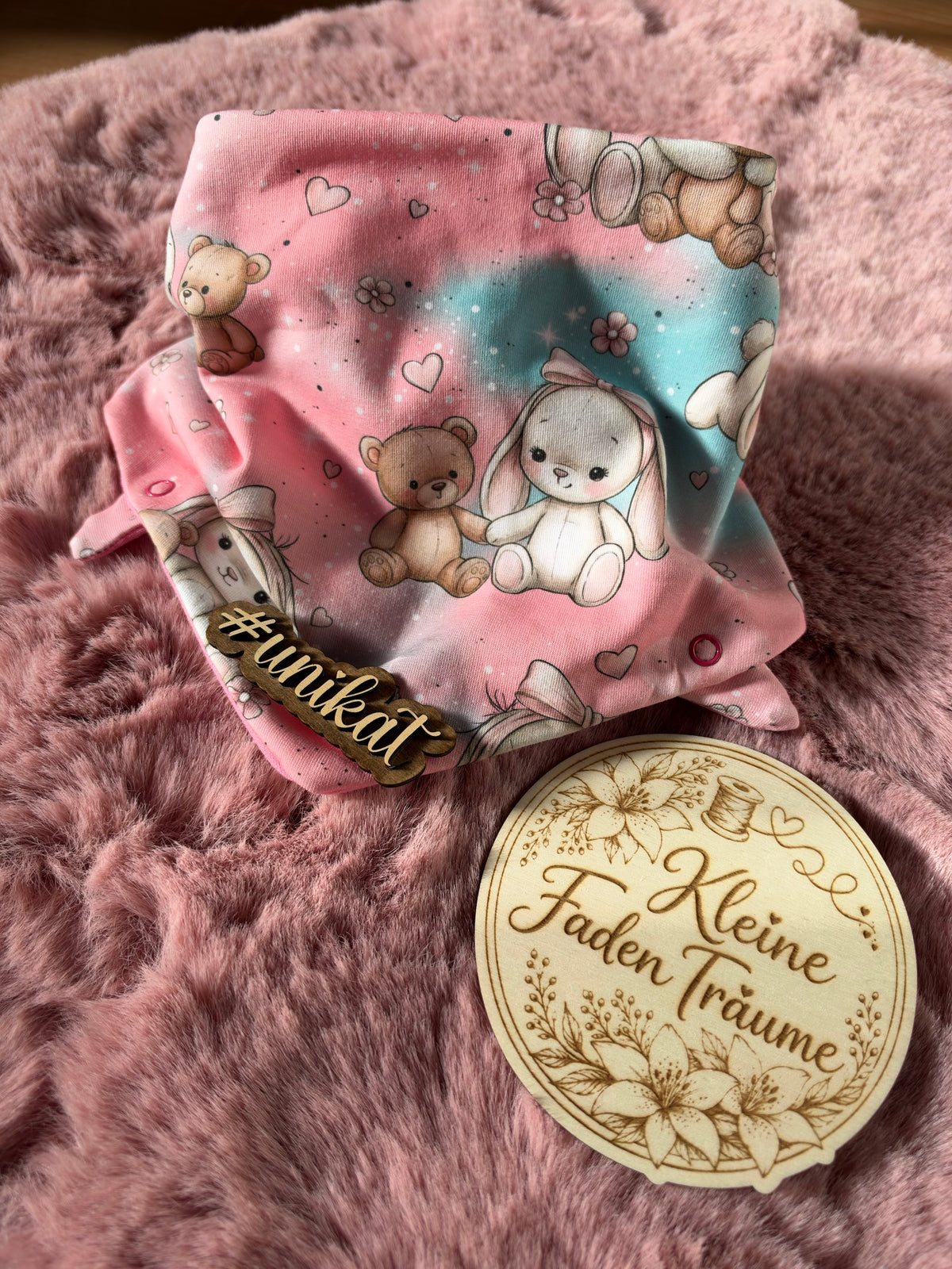 Handmade Halstuch „Bärchen & Häschen“ – 2–4 Jahre