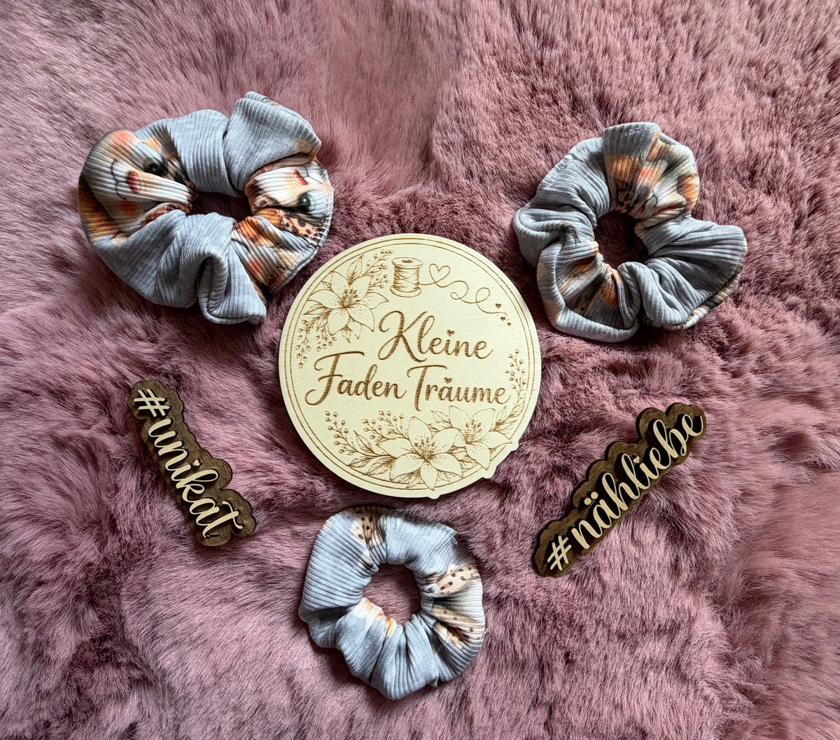 Handmade Scrunchie „Leo-Katze“ – 3 Größen