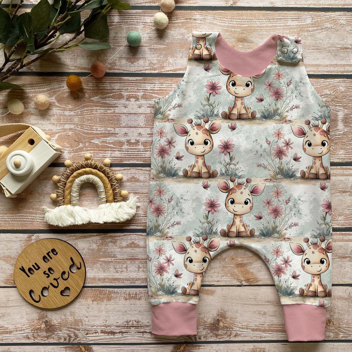 Handmade Strampler „Kleine Giraffe“