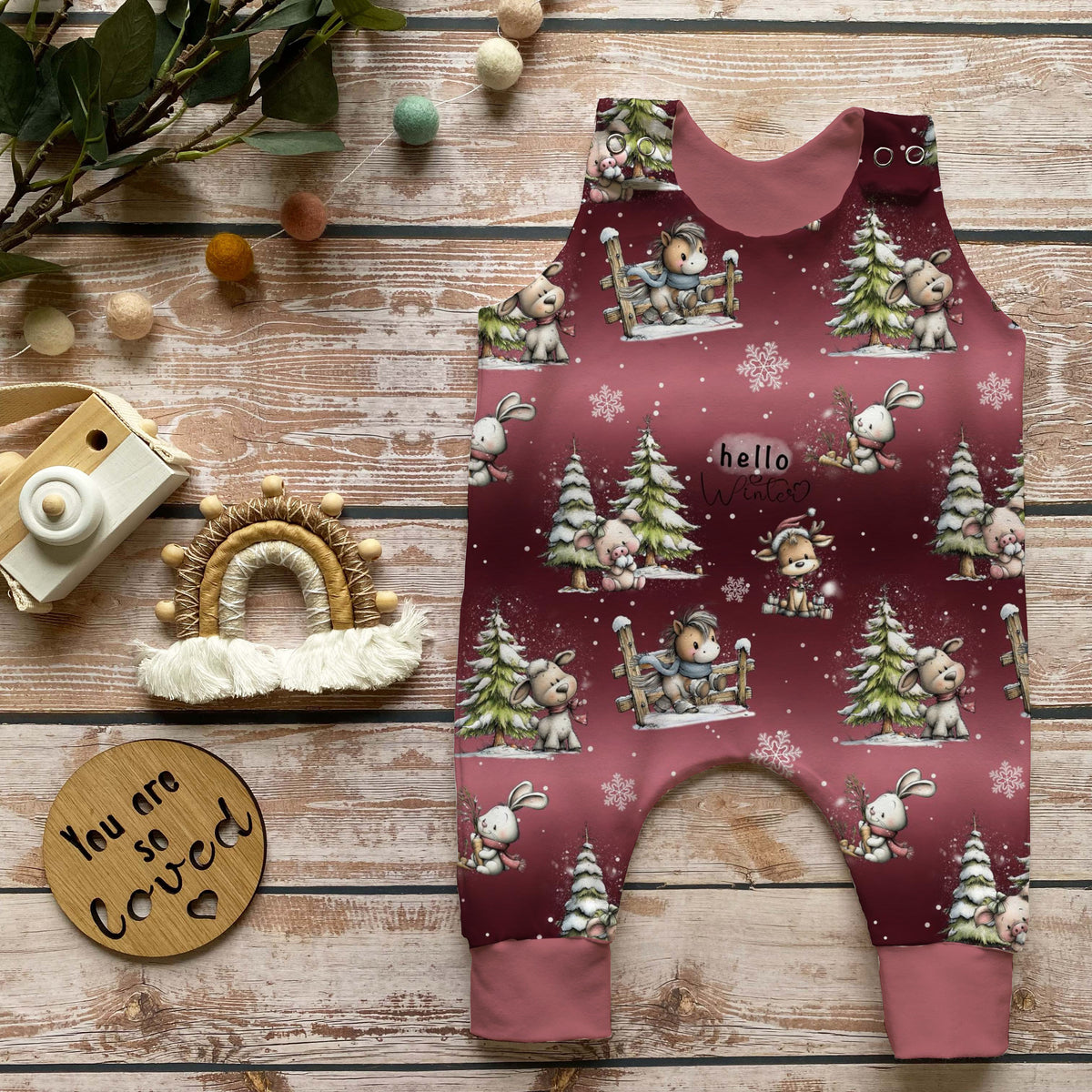 Handmade Strampler „Hello Winter“ Bordeaux