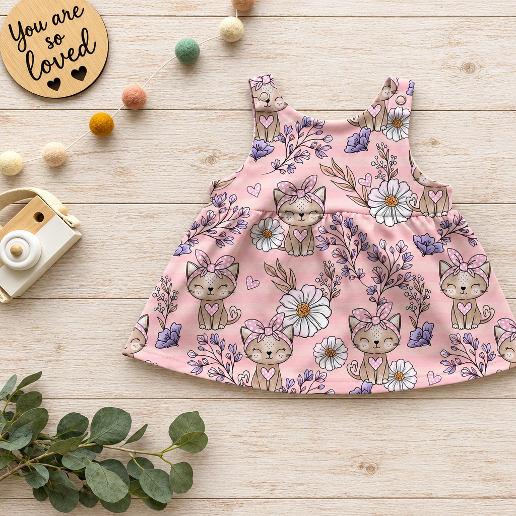 Boho Cats Latzkleid Flatlay
