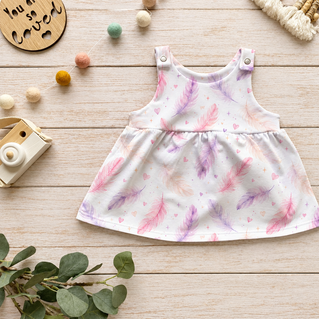 Boho Feathers Latzkleid Flatlay