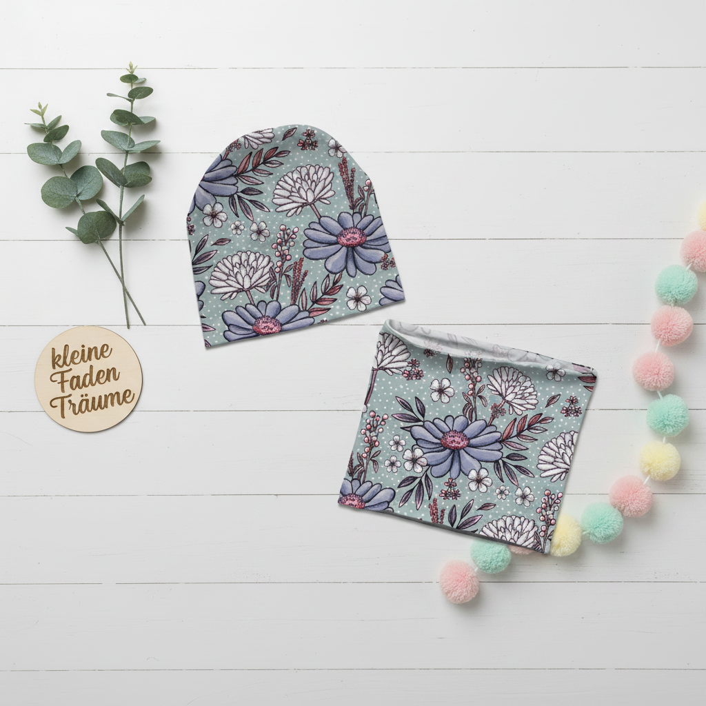 Flatlay Blaues Blumen-Set – Loop detailgenauer