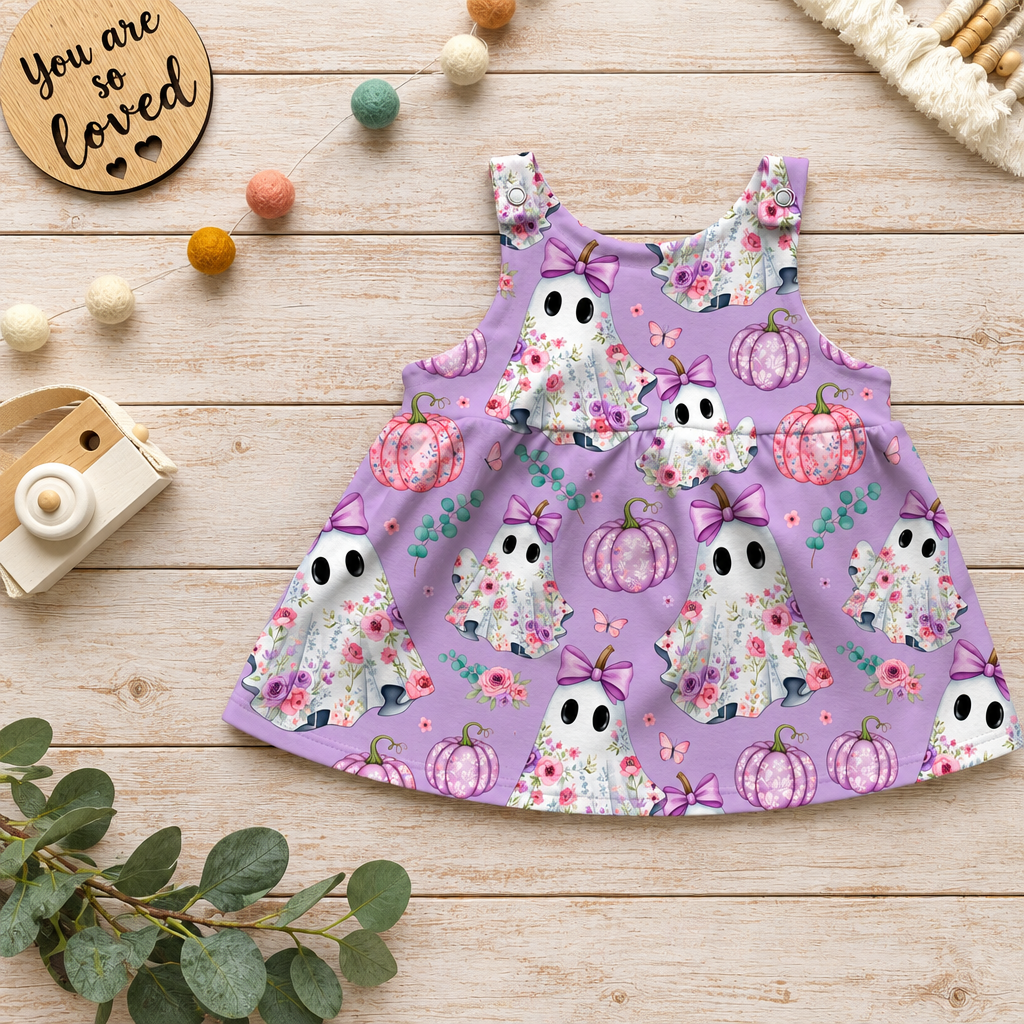 Girly Ghosts Latzkleid Flatlay