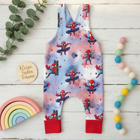 Spiderman Latzhose Flatlay 1:1