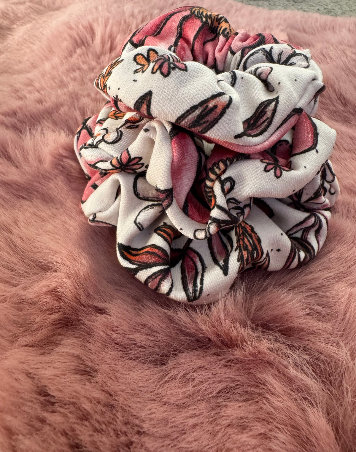 Handmade Scrunchie „Wildblumen“ – 3 Größen