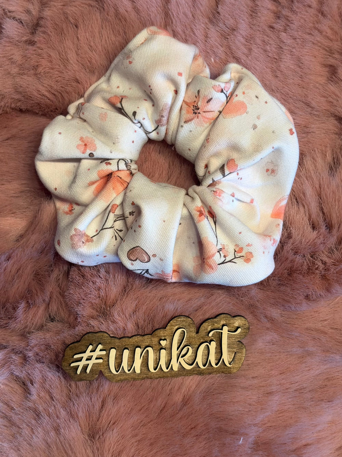 Handmade Scrunchie „Blütenzauber“ – 3 Größen