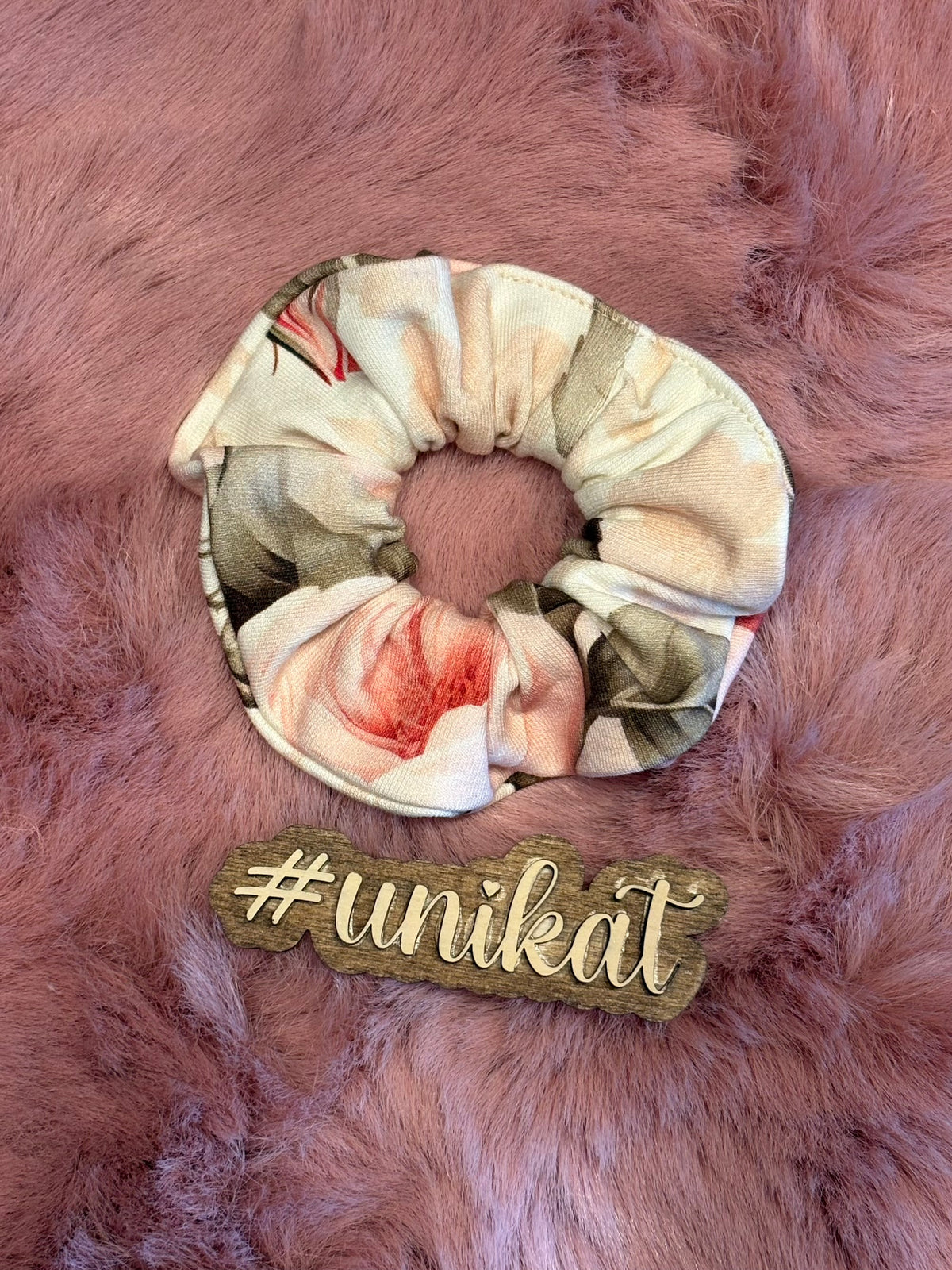 Handmade Scrunchie „Rosenzauber“ – 3 Größen