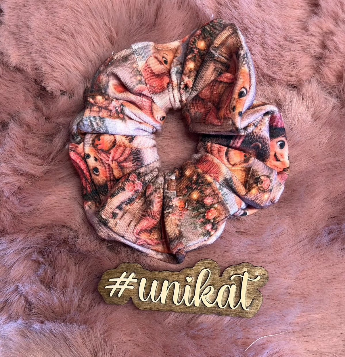 Handmade Scrunchie „Weihnachtszauber“ – 3 Größen