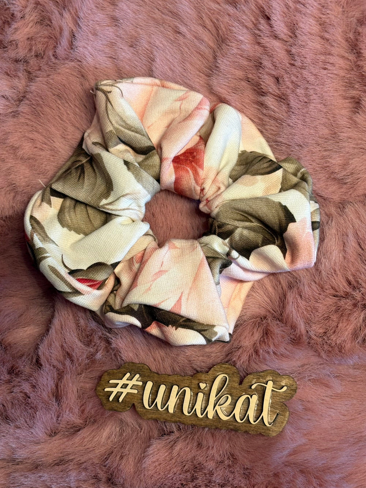 Handmade Scrunchie „Rosenzauber“ – 3 Größen