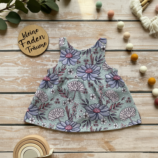 Wildblumen Salbei Latzkleid Flatlay 1:1